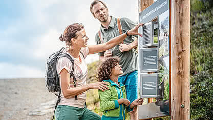 Familie in der Alpenwelt Nova