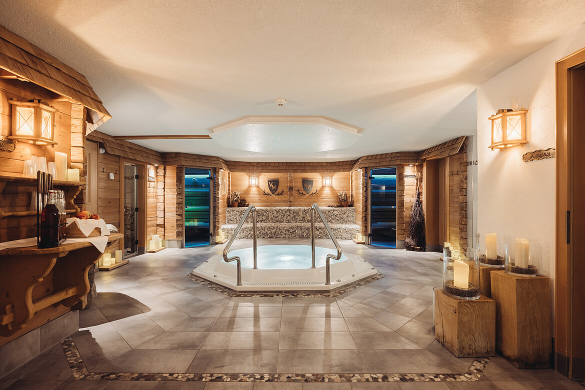 Whirlpool in der Spa Lounge im Wellnesshotel Vermala